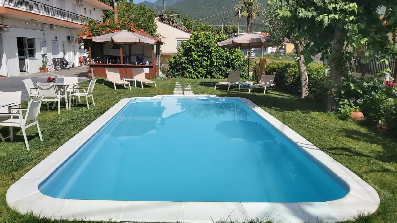 Stelios House Apartment Аспровалта Екстериор снимка