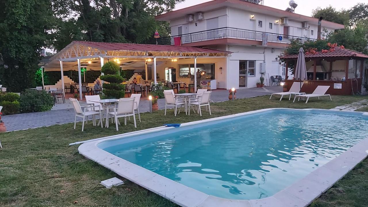 Stelios House Apartment Аспровалта Екстериор снимка