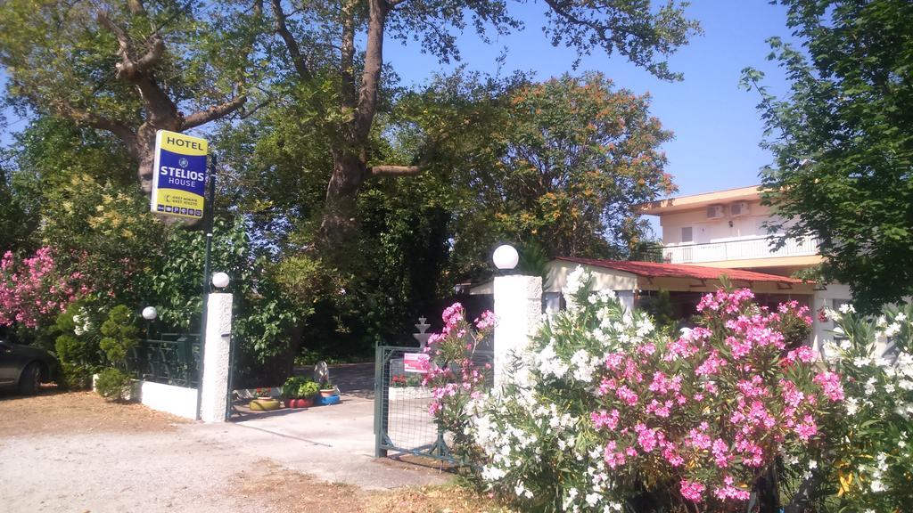 Stelios House Apartment Аспровалта Екстериор снимка