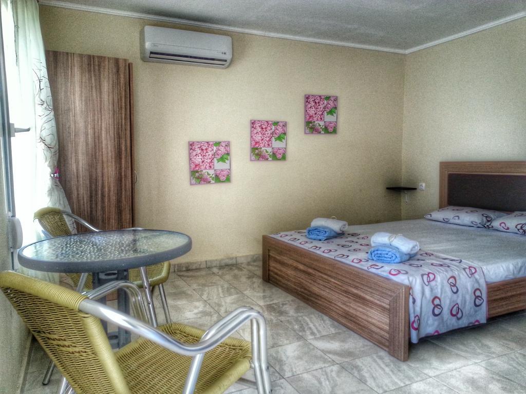 Stelios House Apartment Аспровалта Стая снимка